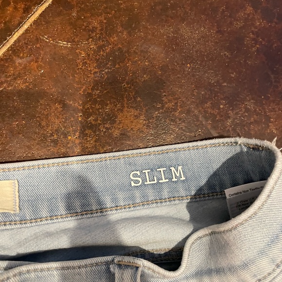 Light Wash Madewell Slim Jeans 31x32 - Picture 3 of 5